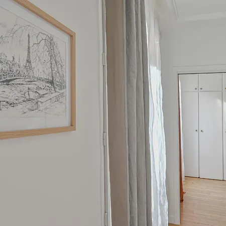 Le Poétique Niché Au Pied Du Sacré-cœur * Parigi